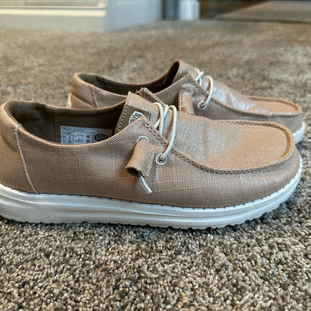 Like New Rose Gold Hey Dudes